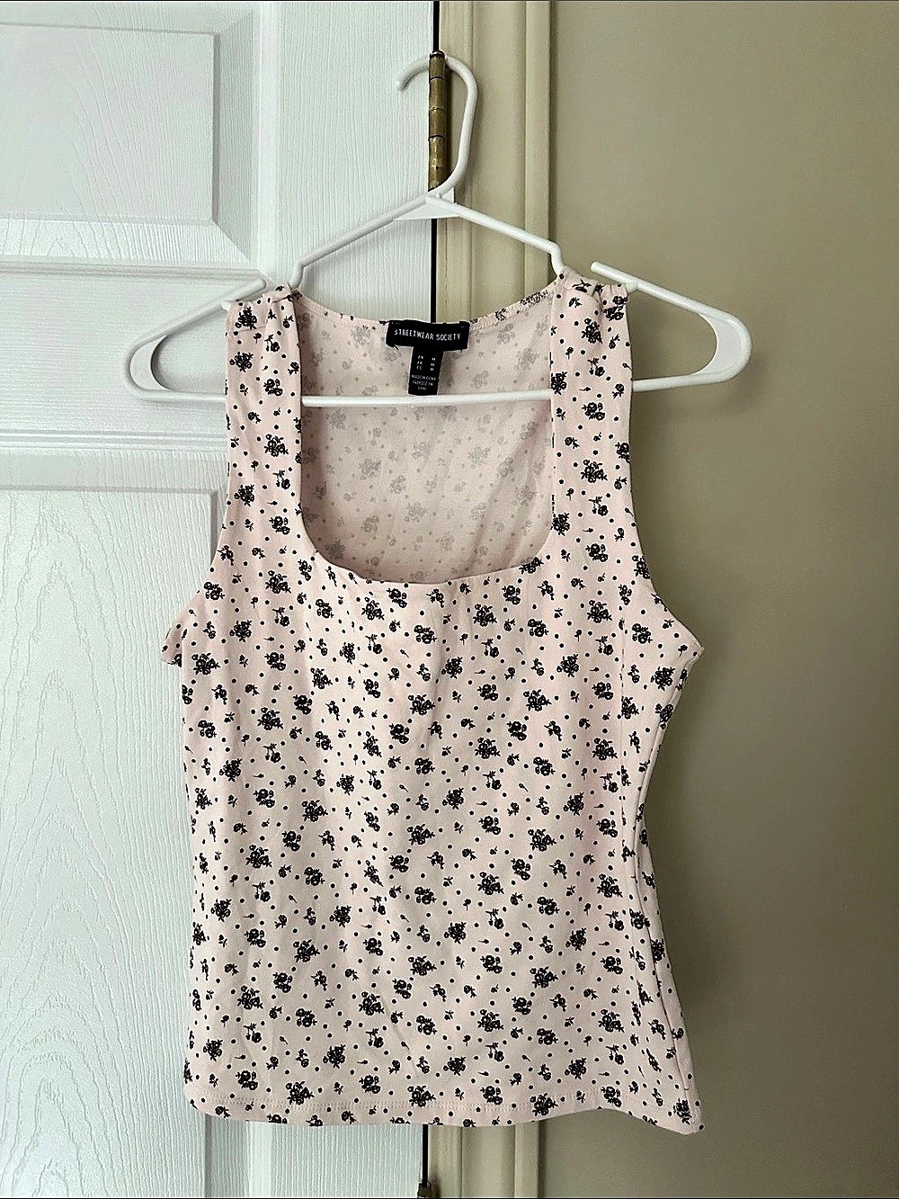 Streetwear Society Floral Tank Top in Pink Size Medium Like New